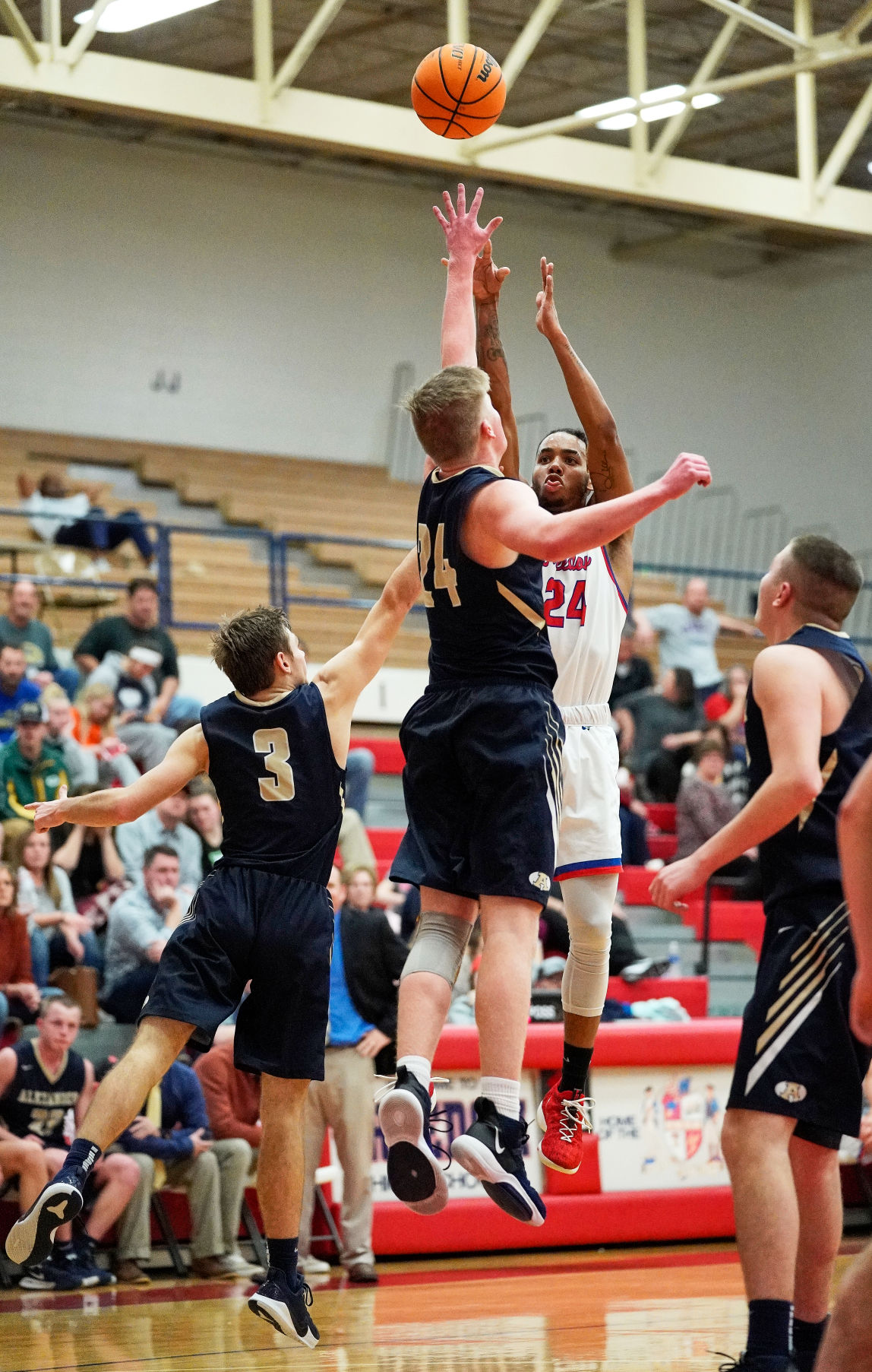 200114 FHS BBALL 16.jpg